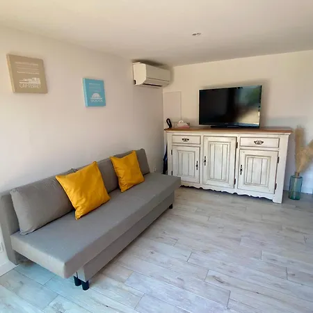 Oustal Magnolia לינה וארוחת בוקר