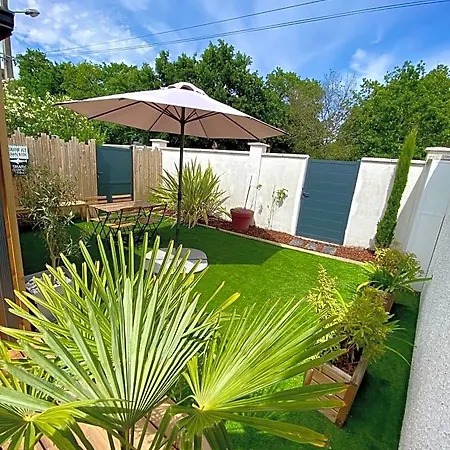 Oustal Magnolia Alojamento de Acomodação e Pequeno-almoço